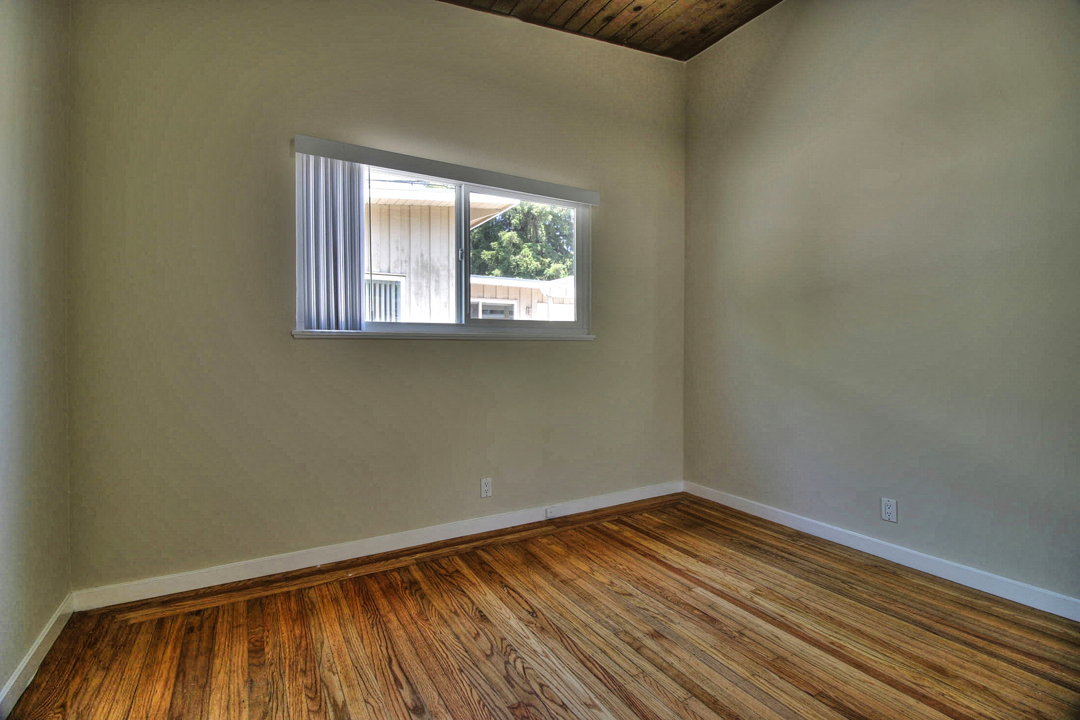 Stanford Apartments photo 2